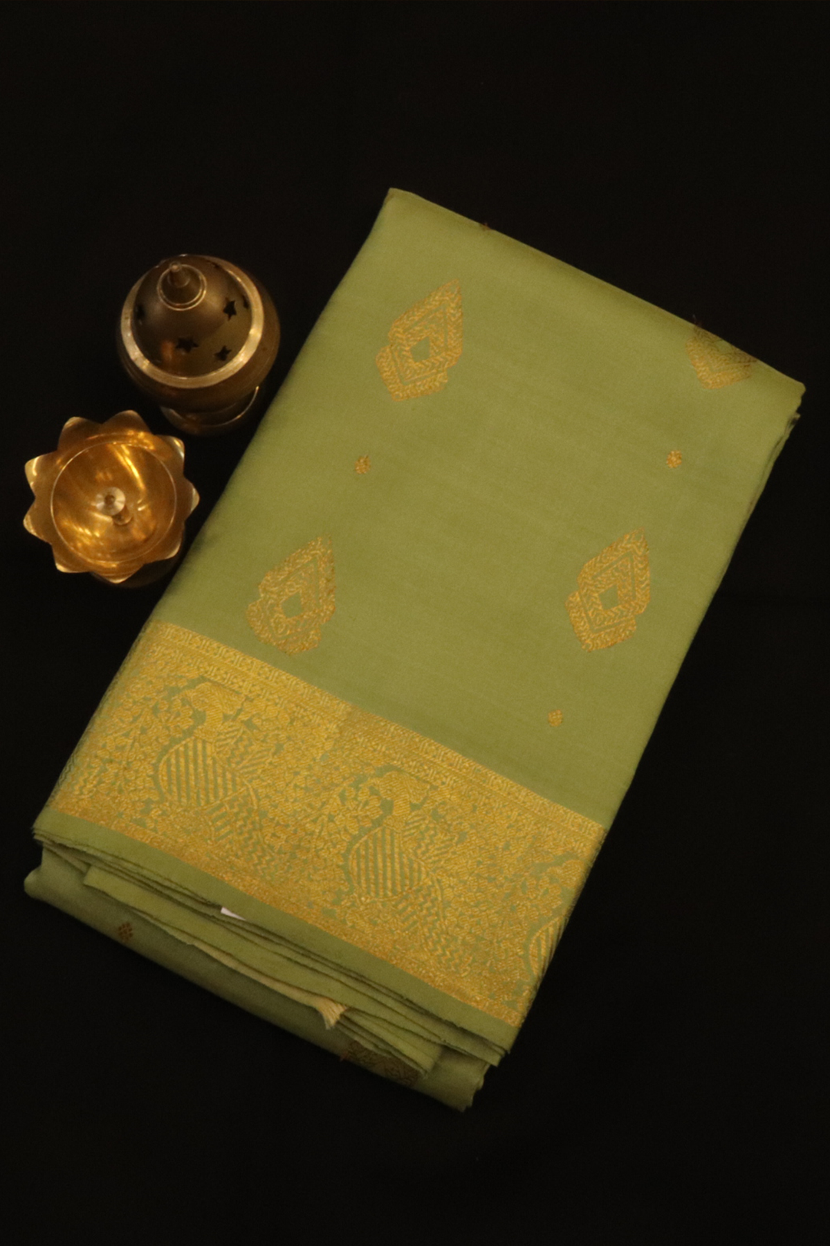 Zari Motifs Green Kanchipuram Silk Saree