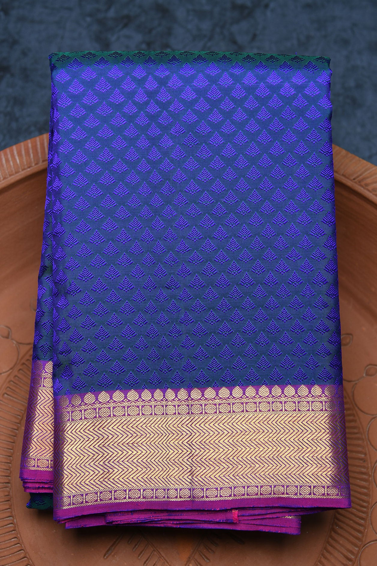 Zig Zag Zari Border With Jacquard Floral Design Blue Kanchipuram Silk Saree