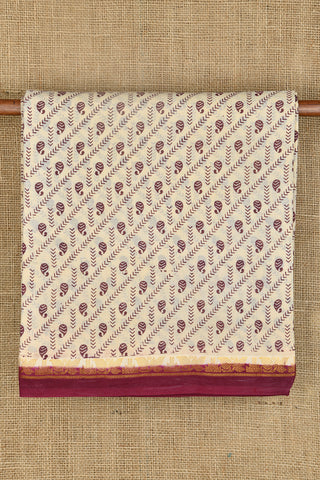 Small Zari Border With Overall Diagonal Pattern Off White Sungudi Cotton Saree