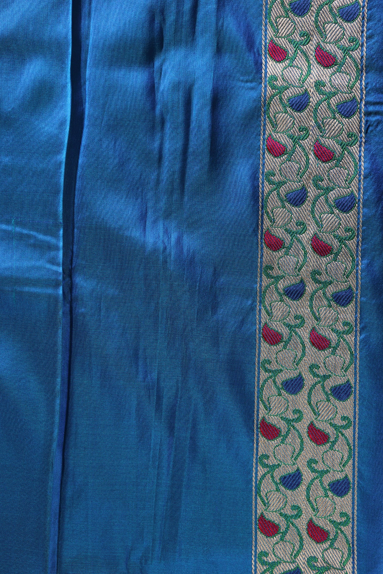 Floral Motif With Ink Blue Banaras Silk Saree