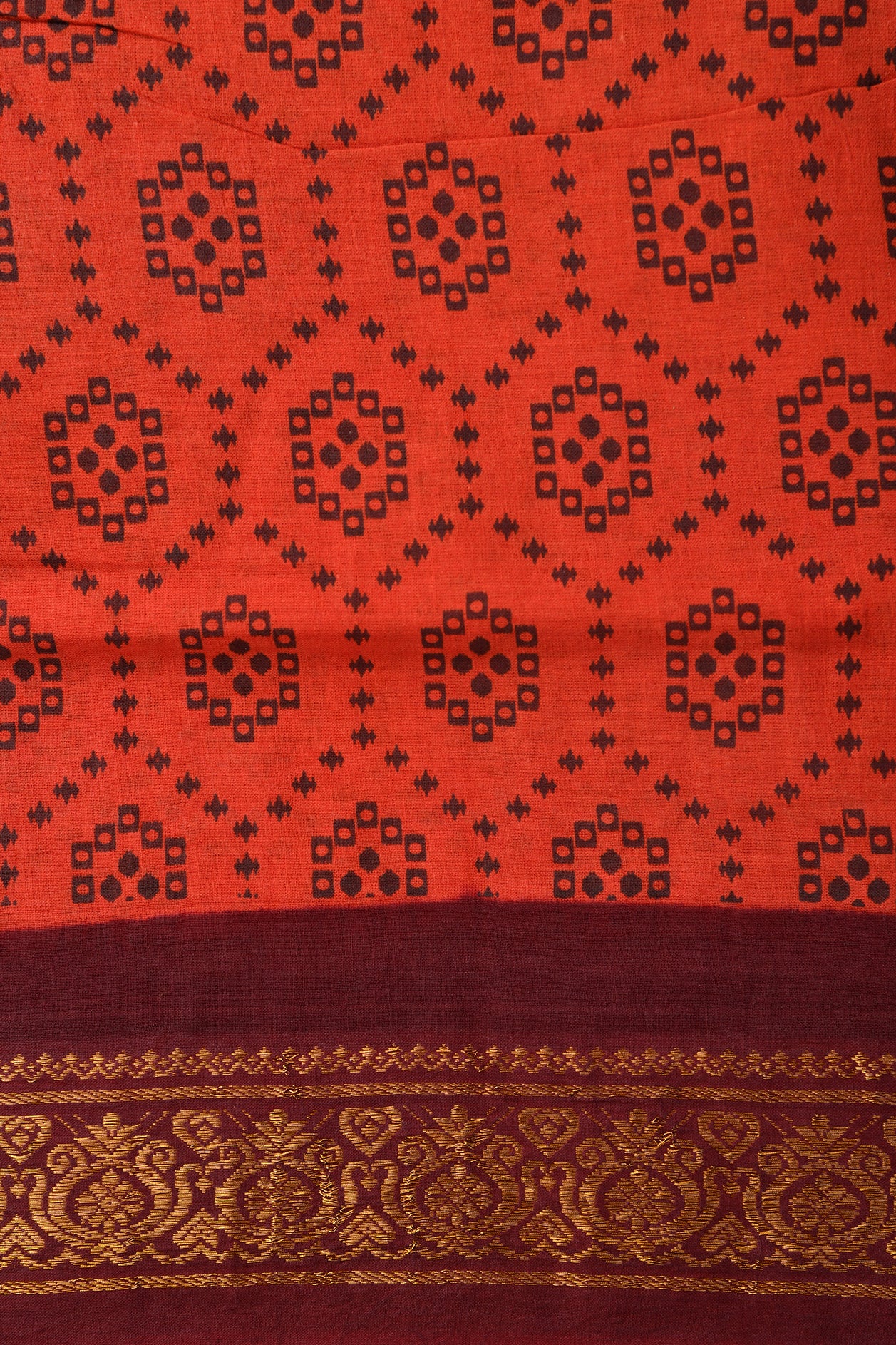Geometric Design Reddish Brown Sungudi Cotton Saree