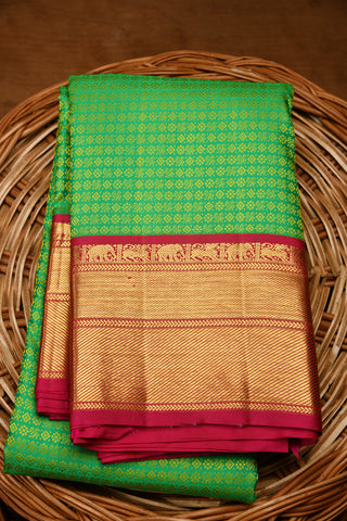 Thread Work Contrast Border Green Kanchipuram Silk Saree