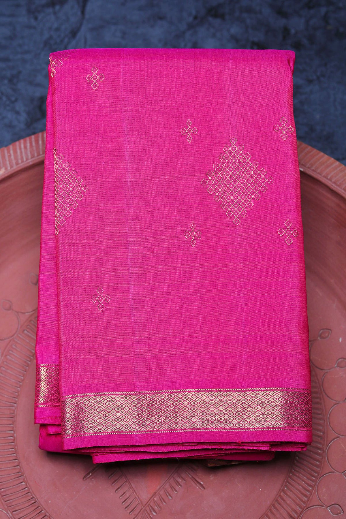 Mayilkan Zari Border With Kolam Design Magenta Pink Kanchipuram Silk Saree
