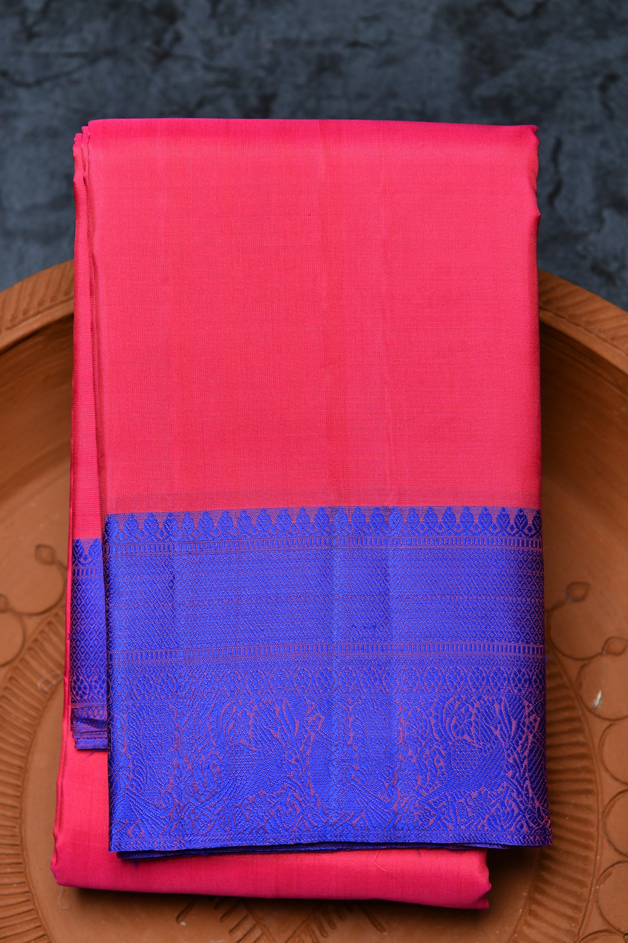 Thread Work Animal Design Border In Plain Hot Pink Kanchipuram Silk Saree