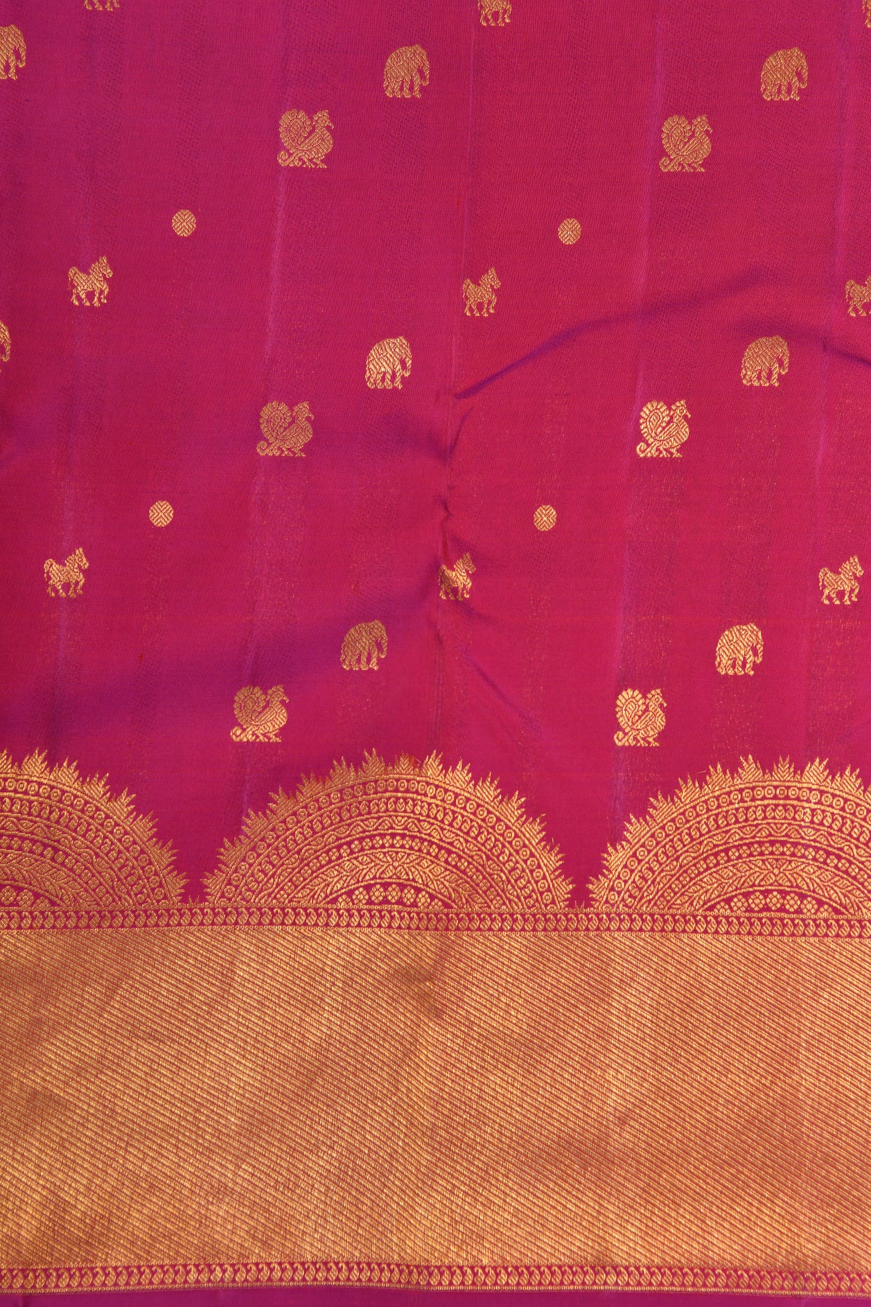 Half Circle Border With Animal Motifs Magenta Purple Kanchipuram Silk Saree
