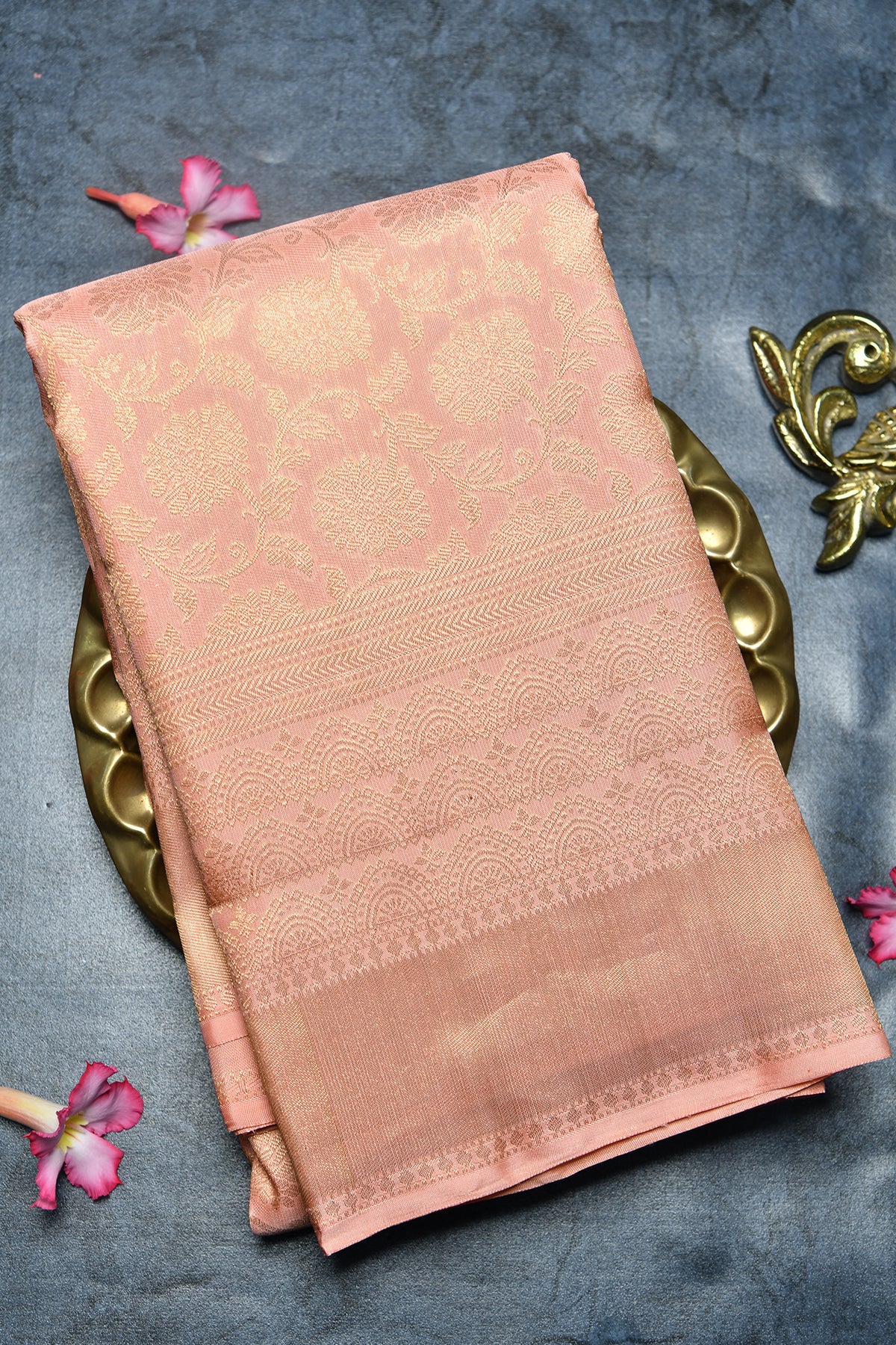 Solid Border Floral Design Pastel Pink Kanchipuram Silk Saree
