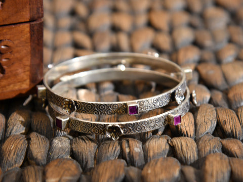 Pair Of Oxidised Pure Silver Purple Kundan Stones With Floral Design Bangles
