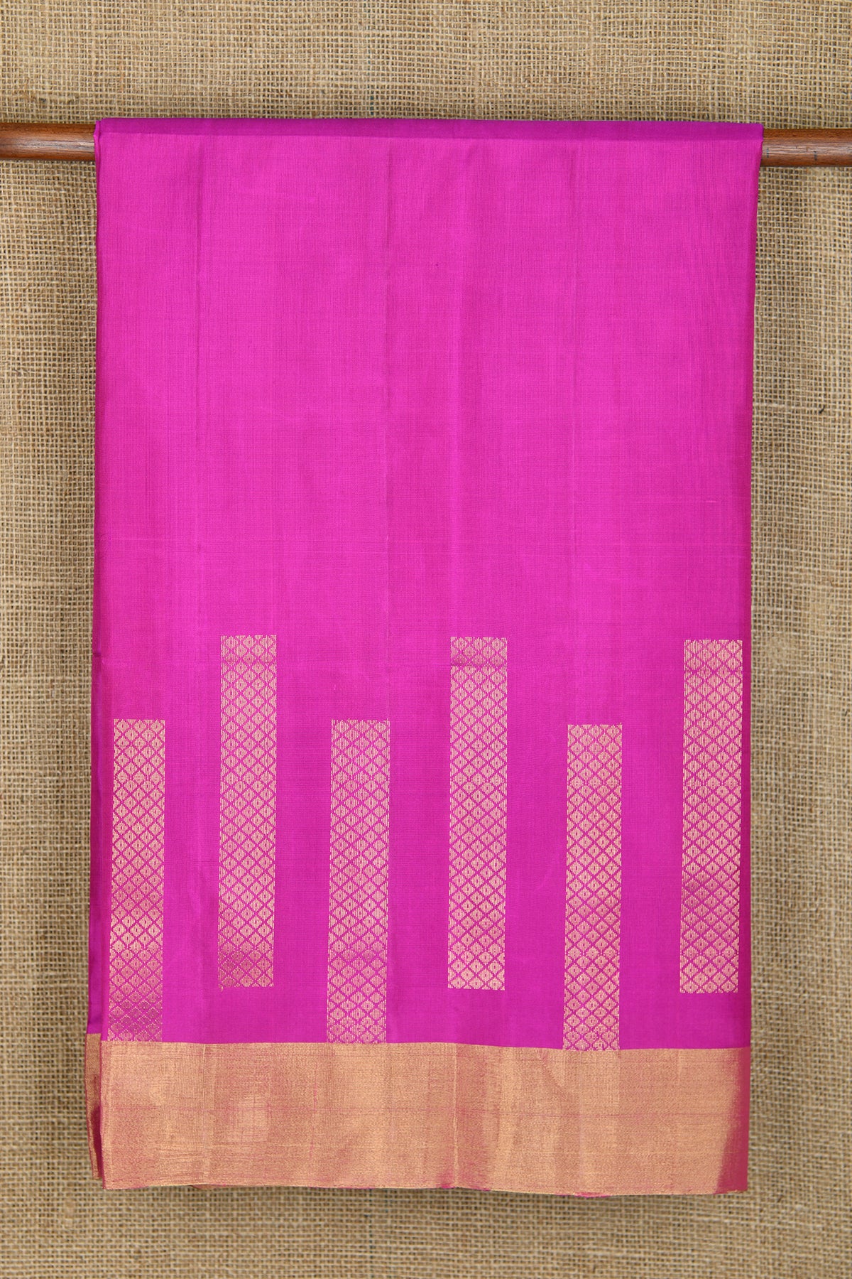 Vertical Linear Zari Design Magenta Soft Silk Saree
