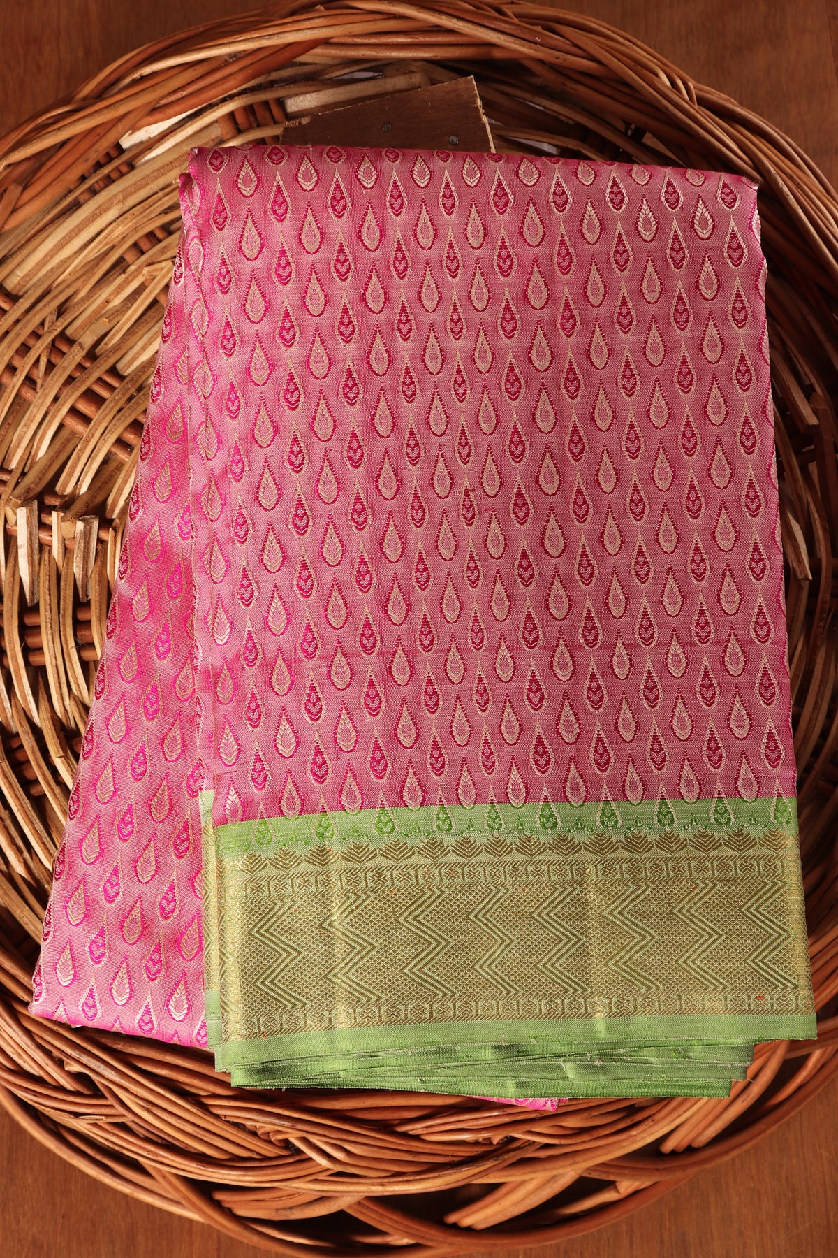 Thilagam Neon Pink Kanchipuram Silk Saree